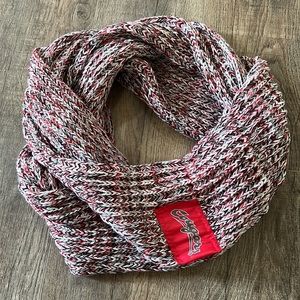 WSU Cougars infinity scarf 🧣 knitted with grey white black and maroon.